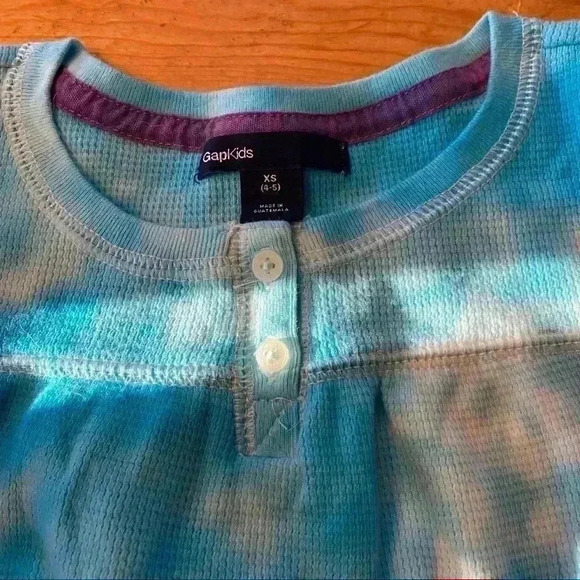 Tie dye gap waffle shirt and capris - Picture 3 of 5